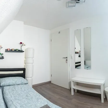 #1 Modernes Zimmer Mit Pool Und Garten Memmingen Exterior photo